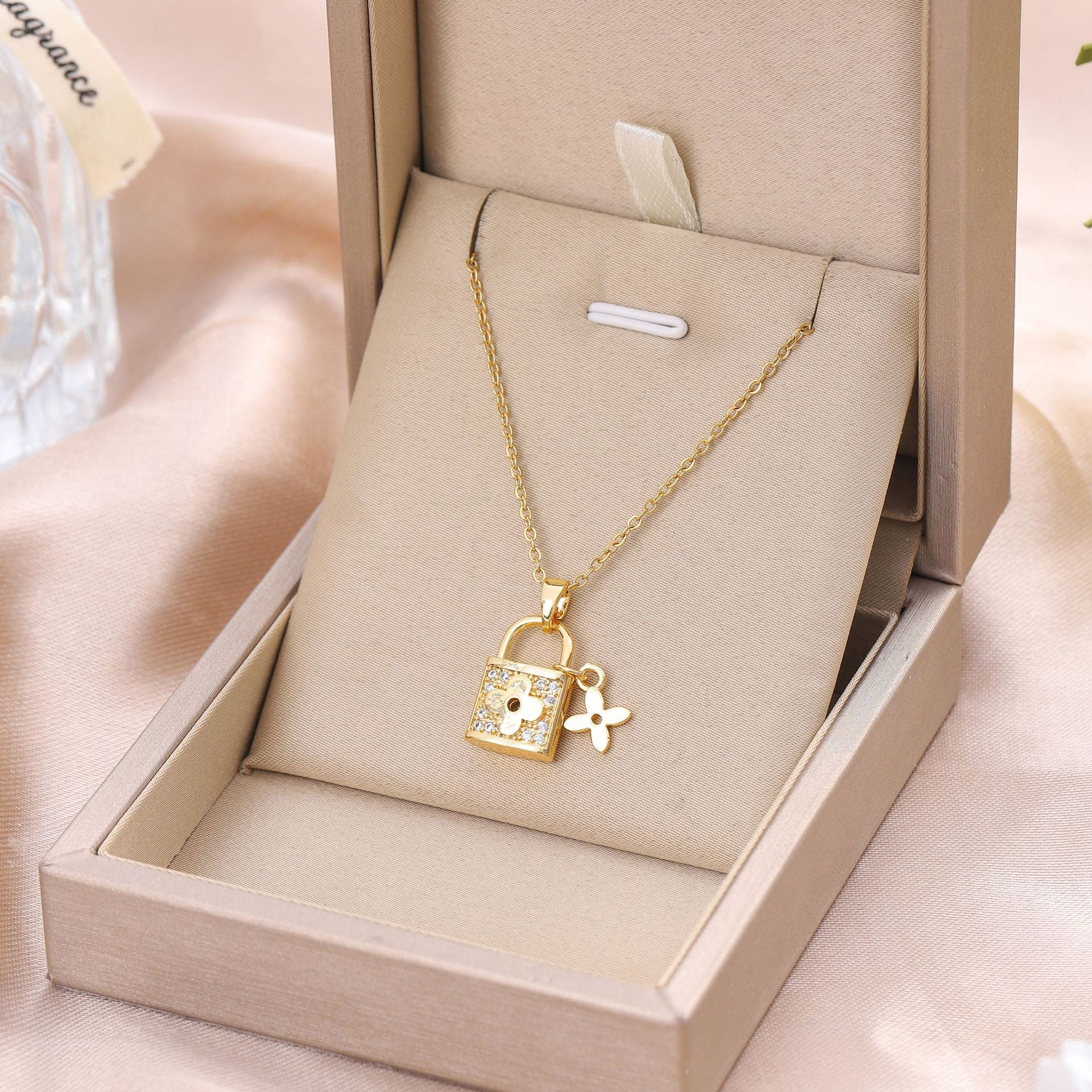 Wholesale Niche Love Tycoon Lock Head Pendant Titanium Steel Necklace
